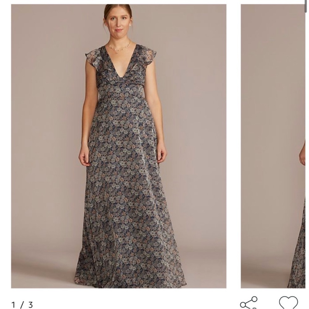 NWT DB Studio Chic Floral V-Neck Maxi Dress